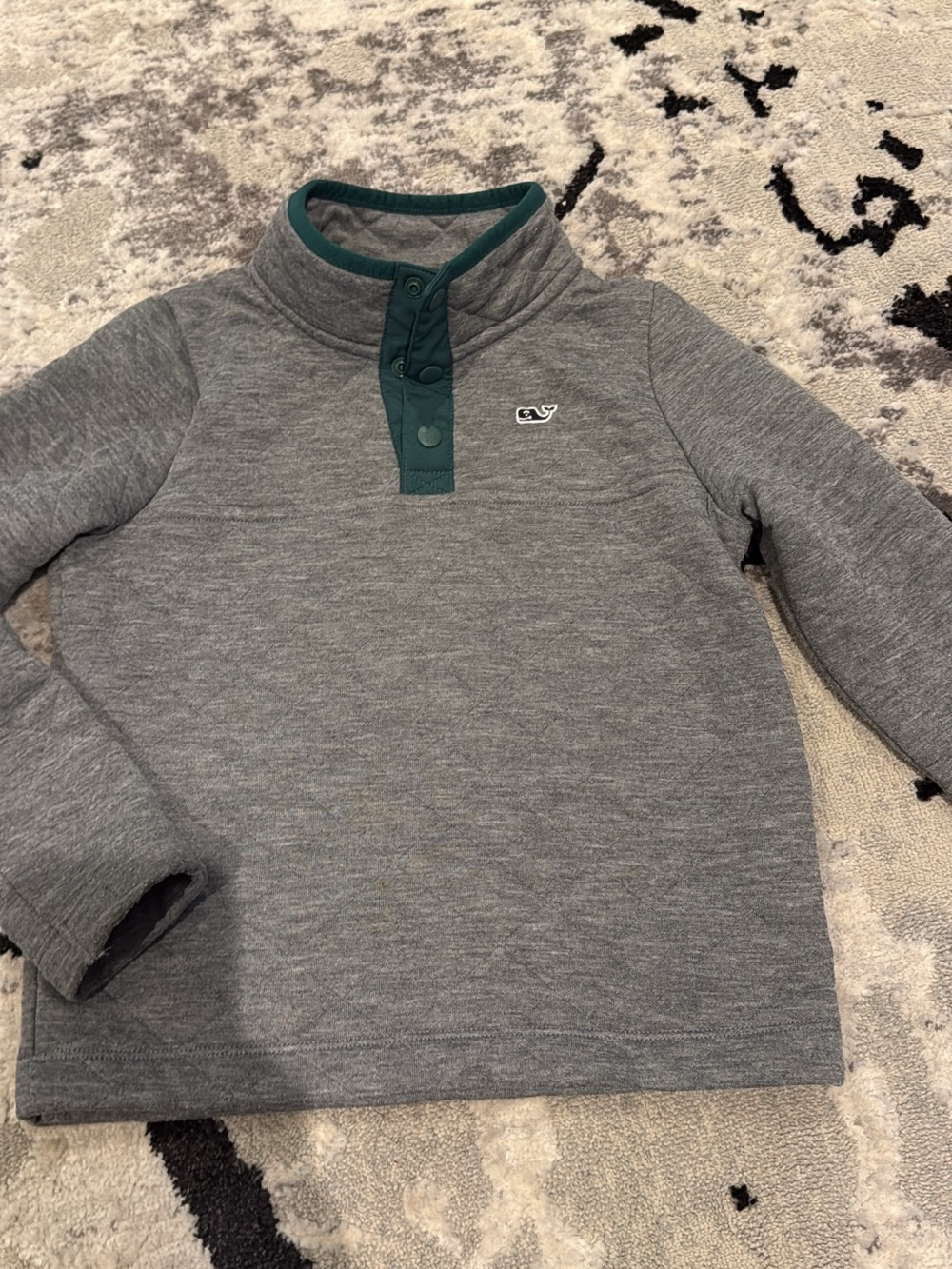 Vineyard Vines Gray Pullover with Green Snap buttons size 5 NWOT